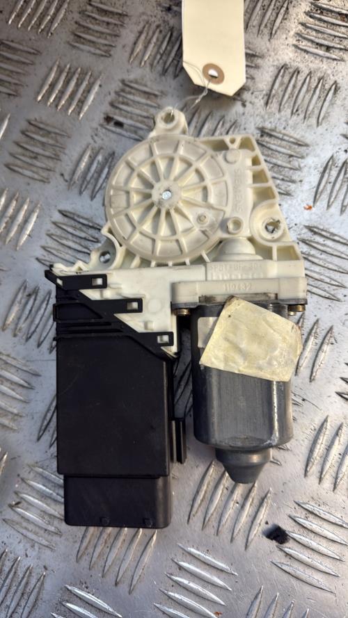 Moteur leve vitre avant droit VOLKSWAGEN GOLF 4 Diesel - Image 2