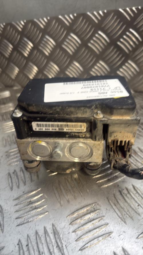 Bloc ABS (freins anti-blocage) RENAULT CLIO 2 CAMPUS PHASE 2 Diesel - Image 1