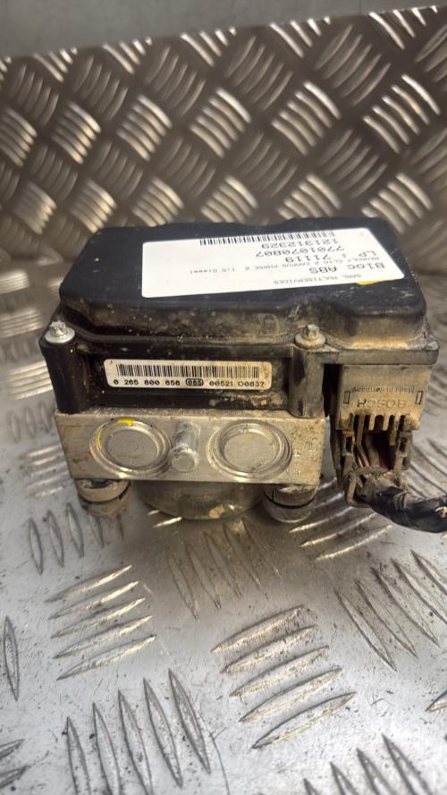 Bloc ABS (freins anti-blocage) RENAULT CLIO 2 CAMPUS PHASE 2 Diesel - Image 2