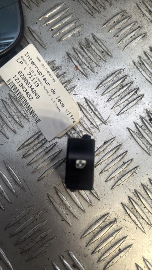 Interrupteur de leve vitre avant droit RENAULT CLIO 2 CAMPUS PHASE 2 Diesel - Image 1