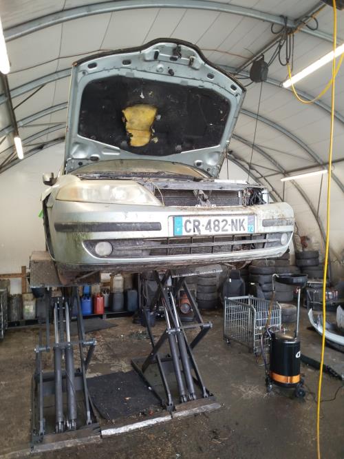 Aile avant gauche RENAULT LAGUNA 2 PHASE 1 Essence - Image 1