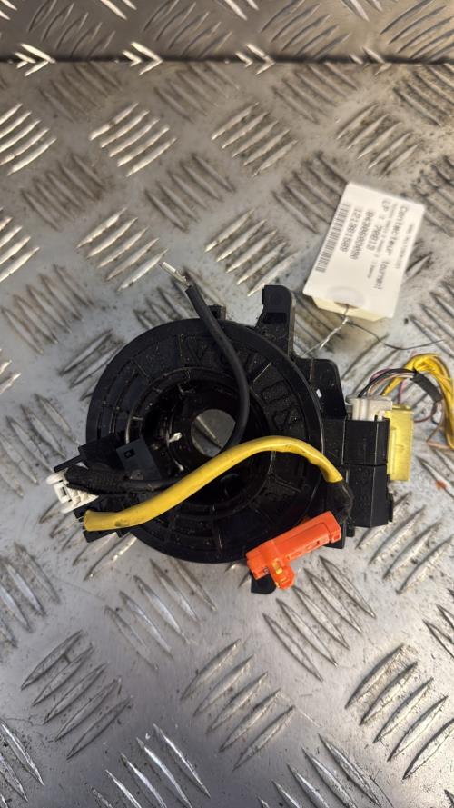 Contacteur tournant TOYOTA YARIS 2 PHASE 2 Essence - Image 1