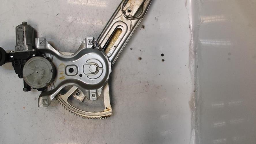 Leve vitre electrique avant droit TOYOTA YARIS 2 PHASE 1 Diesel - Image 3