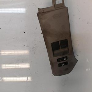 Interrupteur de leve vitre avant gauche TOYOTA YARIS 2 PHASE 2 Essence - Image 1