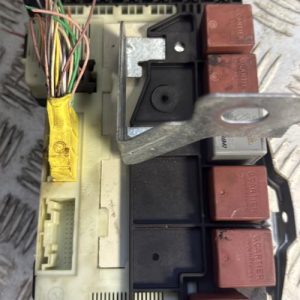 Boitier UCH RENAULT CLIO 2 PHASE 1 Essence - Image 1