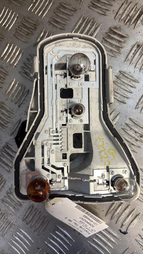 Platine feu arriere gauche VOLKSWAGEN FOX Diesel - Image 1