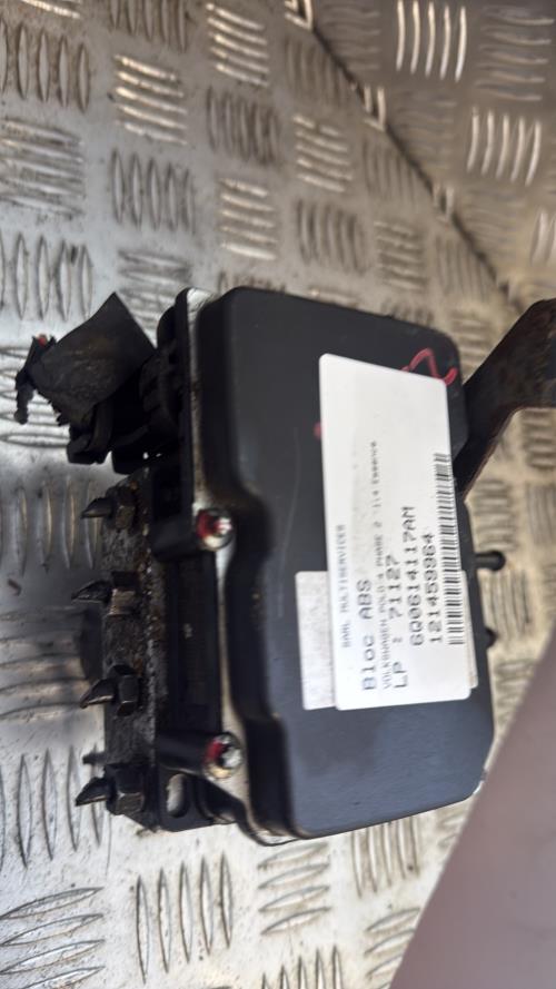 Bloc ABS (freins anti-blocage) VOLKSWAGEN POLO 4 PHASE 2 Essence - Image 1