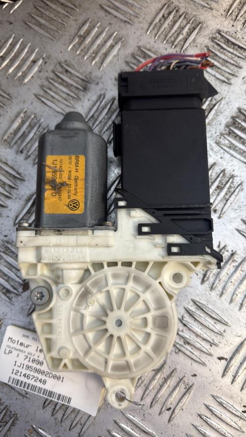Moteur leve vitre avant droit VOLKSWAGEN GOLF 4 Essence - Image 1