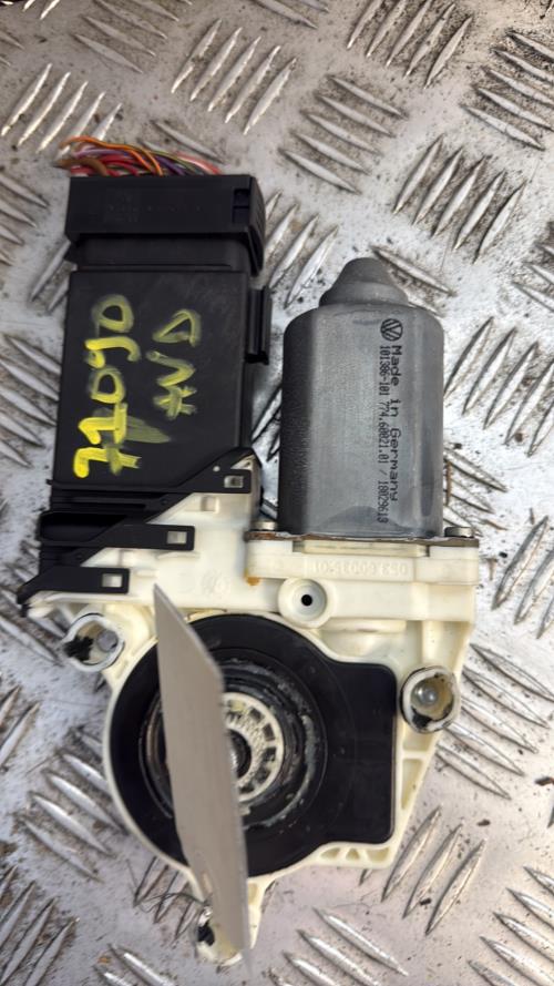 Moteur leve vitre avant droit VOLKSWAGEN GOLF 4 Essence - Image 3