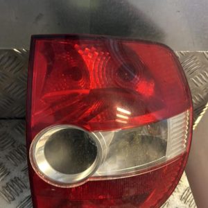 Feu arriere principal droit (feux) VOLKSWAGEN FOX Diesel - Image 1