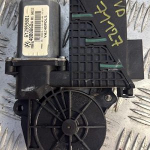 Moteur leve vitre avant droit VOLKSWAGEN POLO 4 PHASE 2 Essence - Image 1