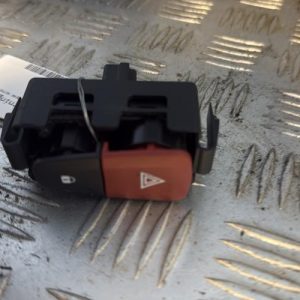 Bouton de warning RENAULT MEGANE 3 PHASE 1 BREAK Diesel - Image 1