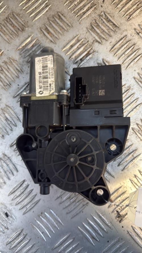 Moteur leve vitre avant droit RENAULT MEGANE 3 PHASE 1 BREAK Diesel - Image 3