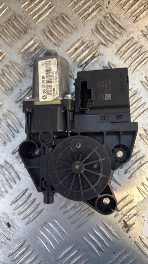 Moteur leve vitre avant droit RENAULT MEGANE 3 PHASE 1 BREAK Diesel - Image 4