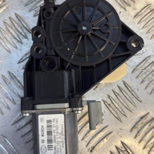 Moteur leve vitre avant droit HYUNDAI I 30 1 PHASE 1 Diesel - Image 1