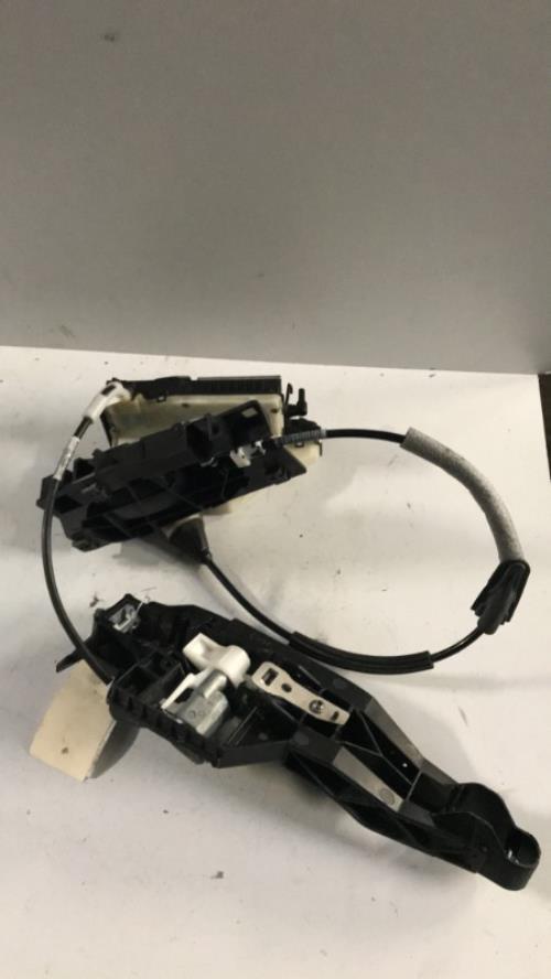 Serrure arriere droit PEUGEOT 208 1 PHASE 1 Essence - Image 1