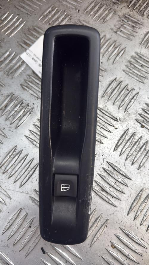 Interrupteur de leve vitre arriere gauche RENAULT MEGANE 3 PHASE 1 BREAK Diesel - Image 2