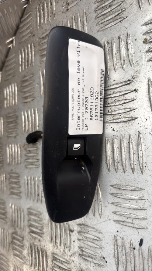 Interrupteur de leve vitre avant droit PEUGEOT 208 1 PHASE 1 Diesel - Image 3