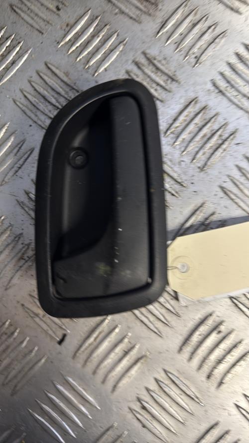 Poignee interieur avant gauche KIA PICANTO 1 PHASE 2 Essence - Image 1