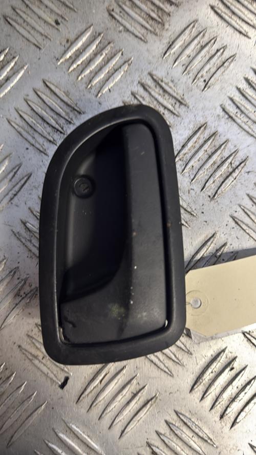 Poignee interieur avant gauche KIA PICANTO 1 PHASE 2 Essence - Image 3