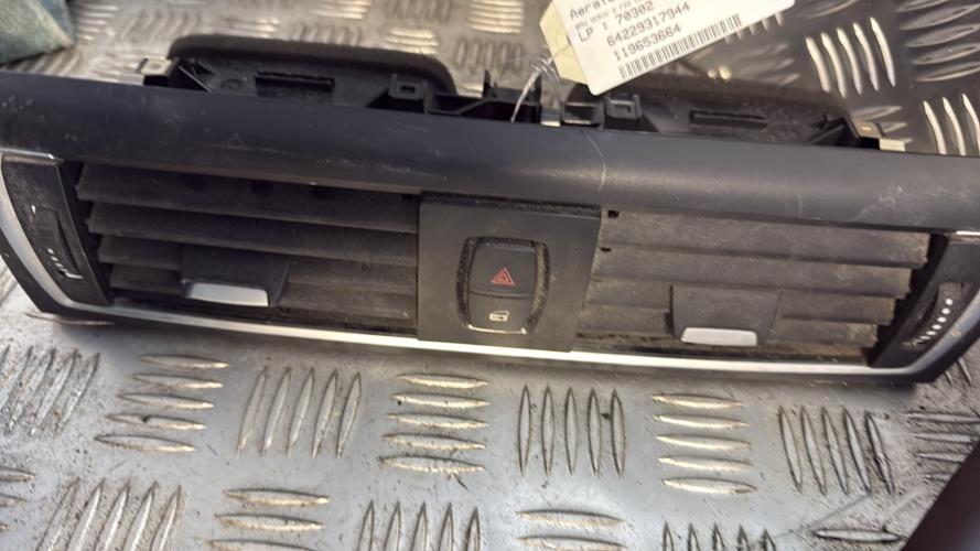 Aerateur tableau de bord BMW SERIE 2 F22 COUPE PHASE 1 Diesel - Image 3