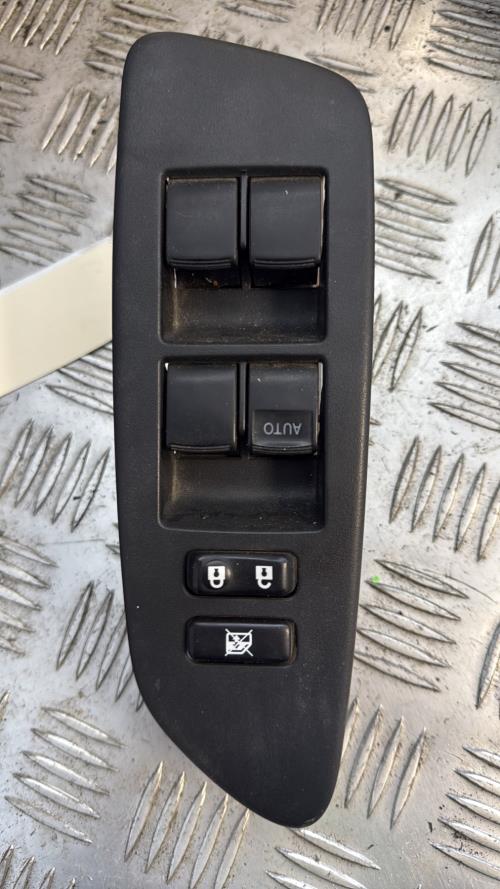 Interrupteur de leve vitre avant gauche TOYOTA AURIS 1 PHASE 1 Diesel - Image 2