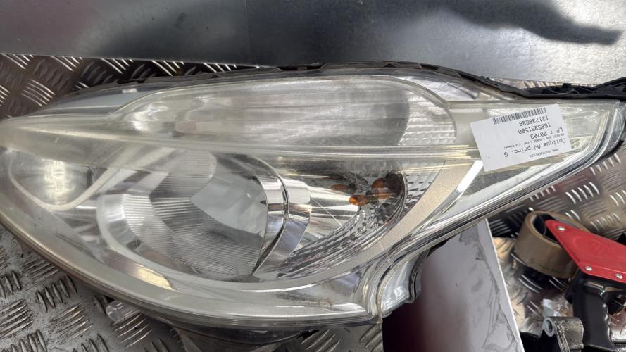 Optique avant principal gauche (feux)(phare) PEUGEOT 208 1 PHASE 1 Diesel - Image 2