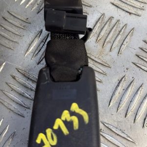 Attache ceinture arriere gauche PEUGEOT 108 Essence - Image 1