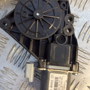 Moteur leve vitre arriere droit HYUNDAI I 30 1 PHASE 1 Diesel - Image 1