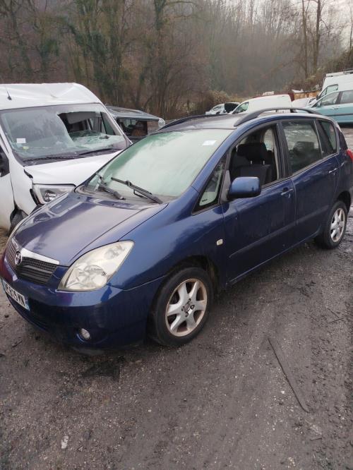 Pare boue avant gauche TOYOTA COROLLA VERSO 1 Essence - Image 1