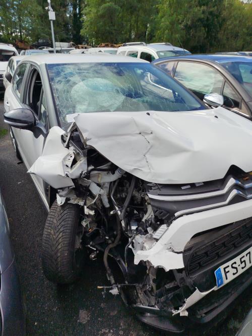 Pare boue avant gauche CITROEN C3 3 PHASE 1 Diesel - Image 3