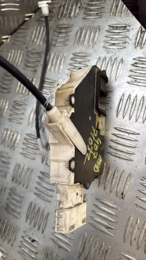 Serrure avant droit PEUGEOT 407 PHASE 1 Diesel - Image 1