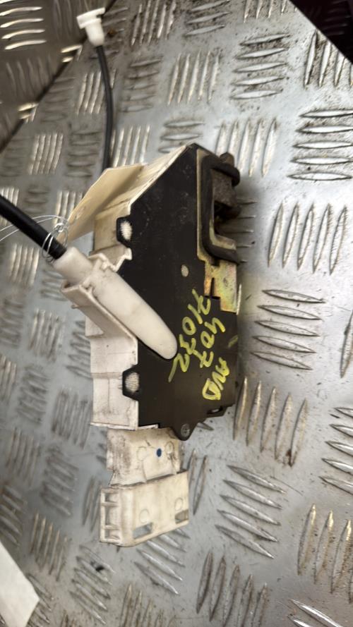 Serrure avant droit PEUGEOT 407 PHASE 1 Diesel - Image 2