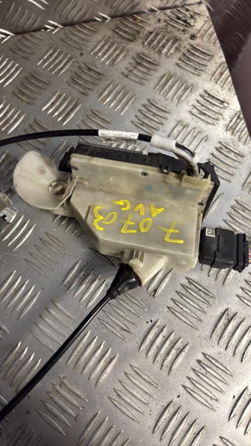 Serrure avant gauche PEUGEOT 407 PHASE 1 Diesel - Image 1