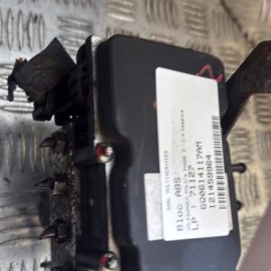 Bloc ABS (freins anti-blocage) VOLKSWAGEN POLO 4 PHASE 2 Essence - Image 1