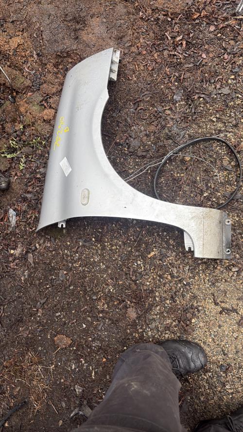 Aile avant droit RENAULT CLIO 2 PHASE 2 Essence - Image 1