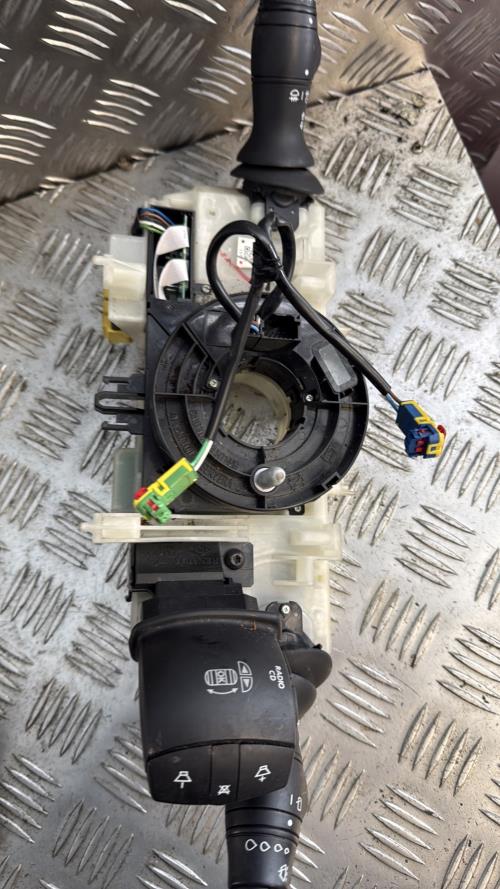 Com (Bloc Contacteur Tournant+Commodo Essuie Glace+Commodo Phare) RENAULT MEGANE 3 PHASE 1 BREAK Diesel - Image 1