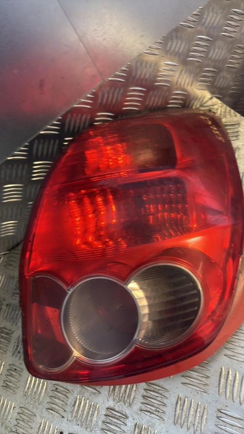 Feu arriere principal droit (feux) TOYOTA AURIS 1 PHASE 1 Essence - Image 1