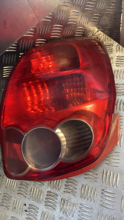 Feu arriere principal droit (feux) TOYOTA AURIS 1 PHASE 1 Essence - Image 3