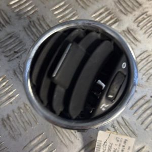 Aerateur tableau de bord FIAT 500 2 CABRIO PHASE 2 Essence - Image 1