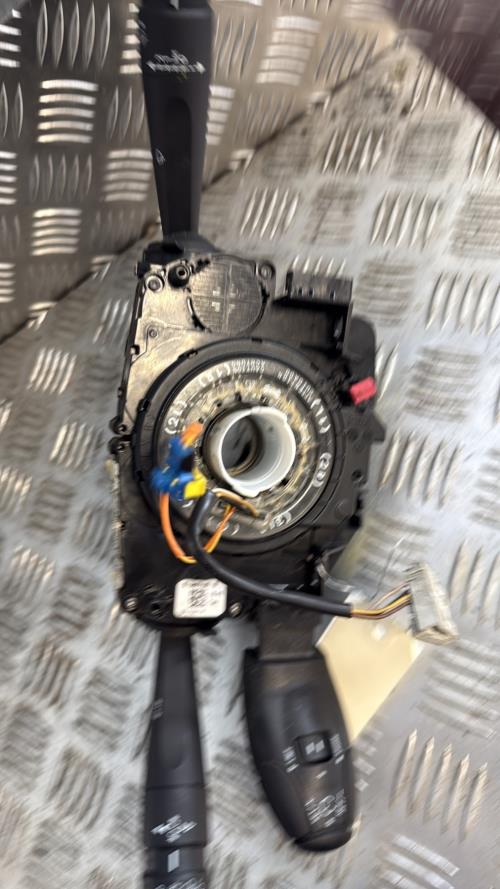 Com (Bloc Contacteur Tournant+Commodo Essuie Glace+Commodo Phare) PEUGEOT 208 1 PHASE 1 Diesel - Image 1