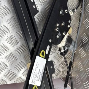 Leve vitre electrique avant droit BMW SERIE 5 E60 PHASE 1 Diesel - Image 1