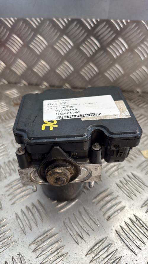 Bloc ABS (freins anti-blocage) FIAT 500 2 CABRIO PHASE 2 Essence - Image 2