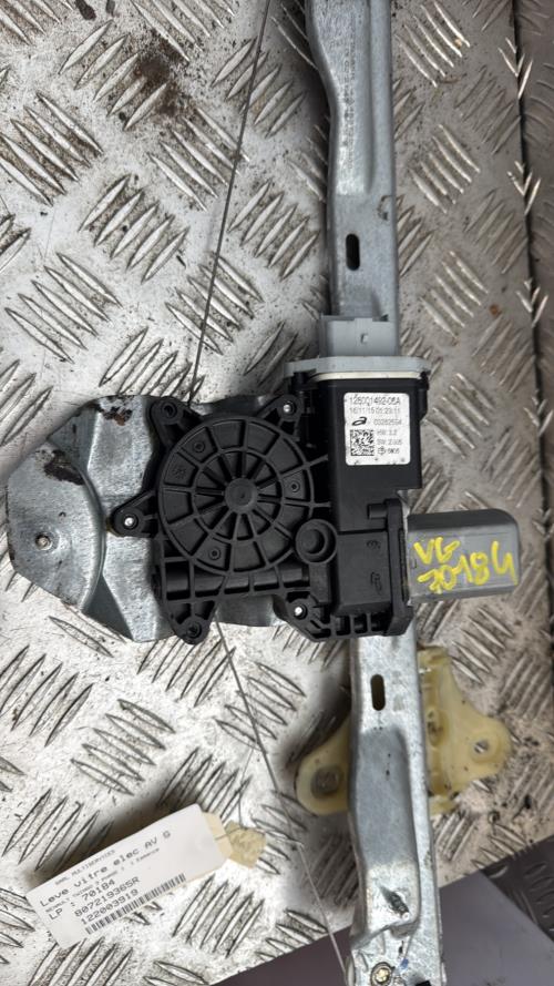 Leve vitre electrique avant gauche RENAULT TWINGO 3 PHASE 1 Essence - Image 1