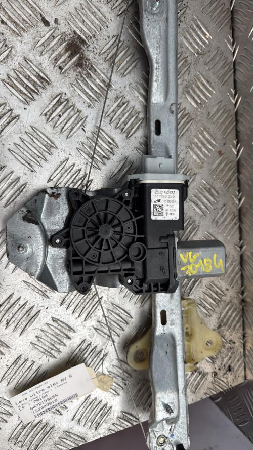 Leve vitre electrique avant gauche RENAULT TWINGO 3 PHASE 1 Essence - Image 2