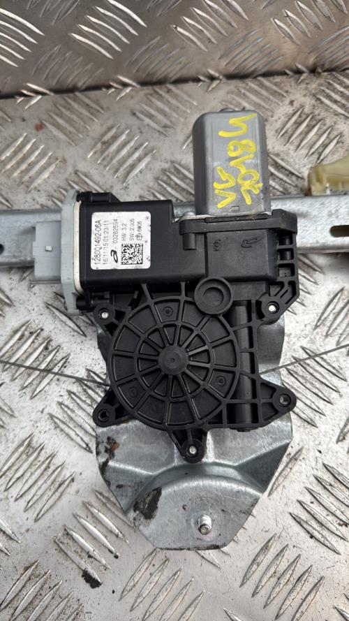 Leve vitre electrique avant gauche RENAULT TWINGO 3 PHASE 1 Essence - Image 3