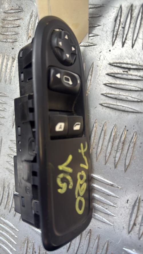 Interrupteur de leve vitre avant gauche CITROEN C3 2 PHASE 2 Essence - Image 3