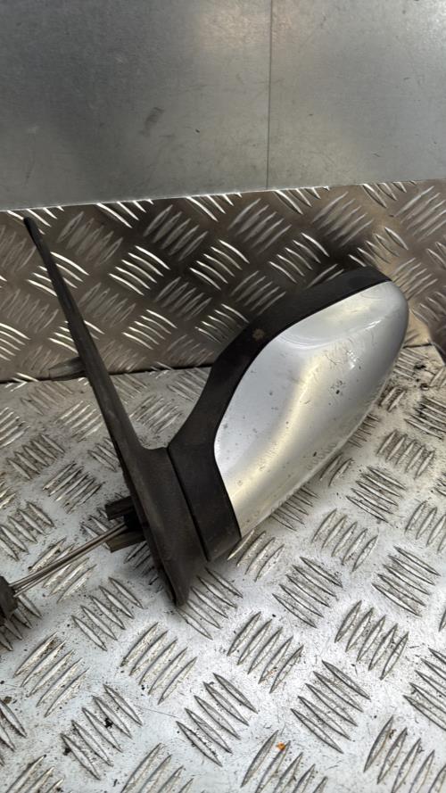 Retroviseur gauche PEUGEOT 106 PHASE 2 Essence - Image 3