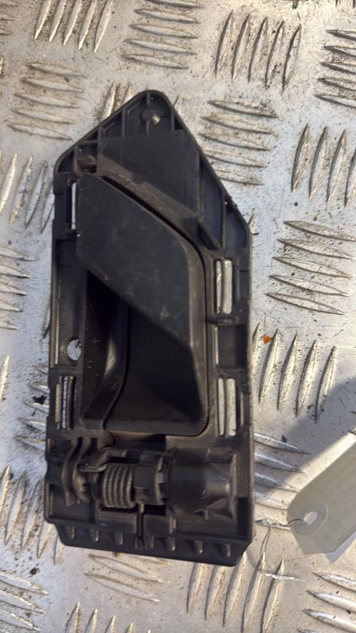 Poignee interieur avant gauche PEUGEOT PARTNER 1 PHASE 2 Diesel - Image 2