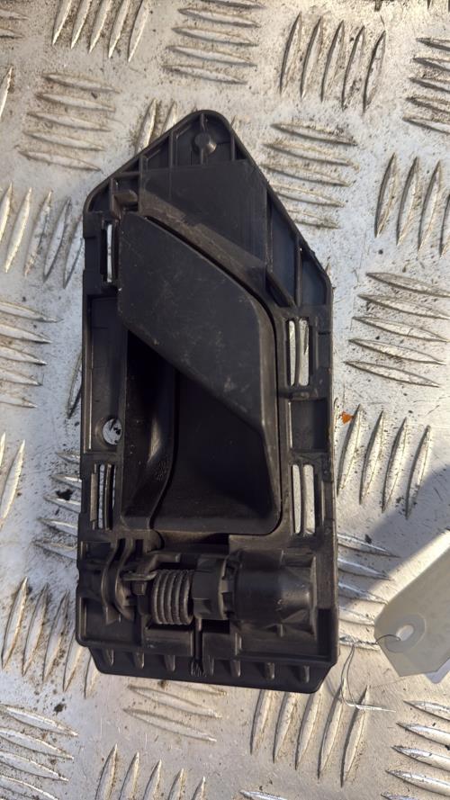 Poignee interieur avant gauche PEUGEOT PARTNER 1 PHASE 2 Diesel - Image 3